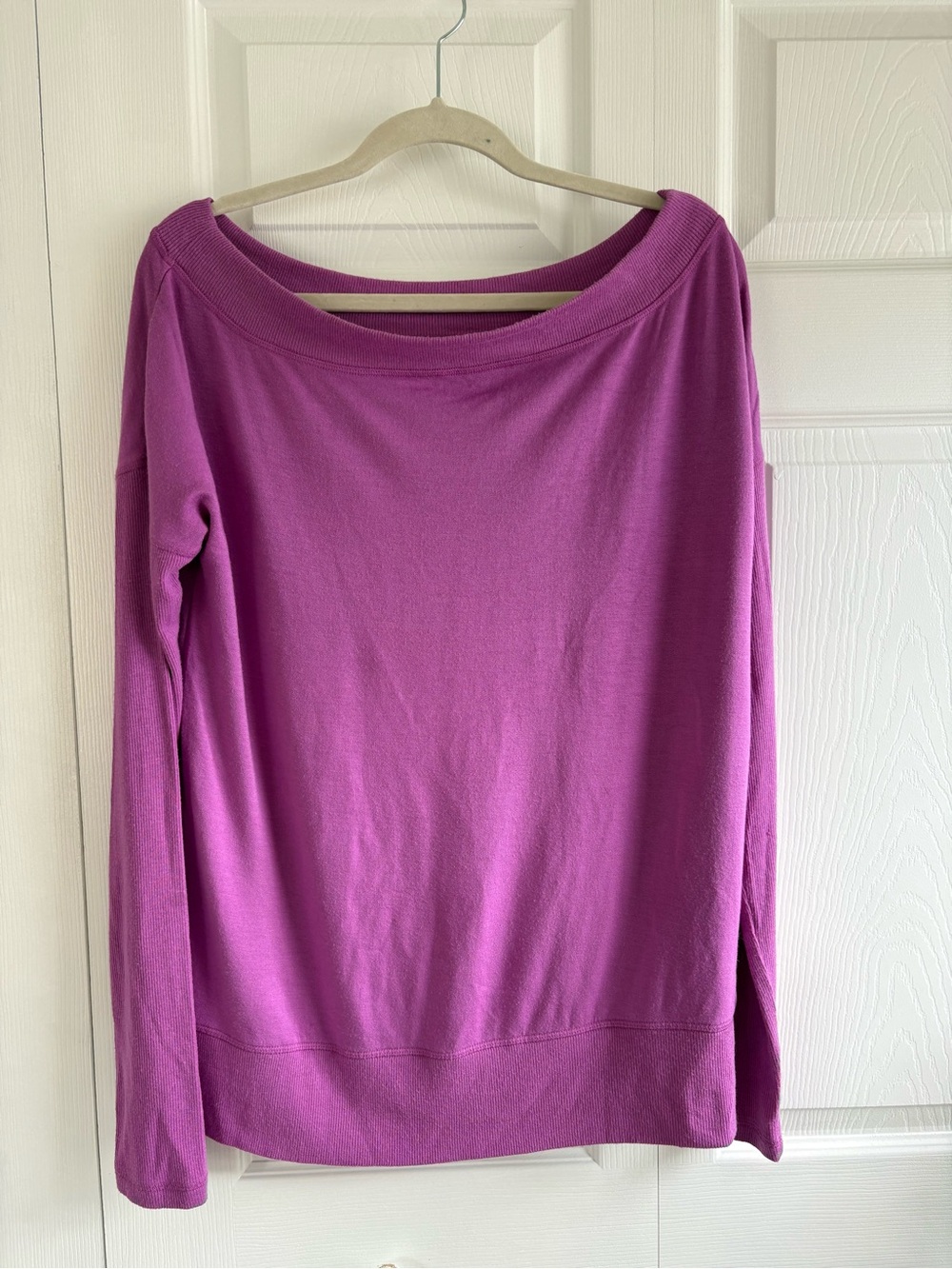 Athleta Airy Modal Lilac Purple Boat Neck Sweatshirt Top M Yoga Pilates Soft